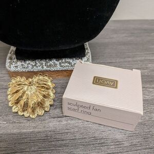 Avon Gold Sculpted Fan Scarf Ring